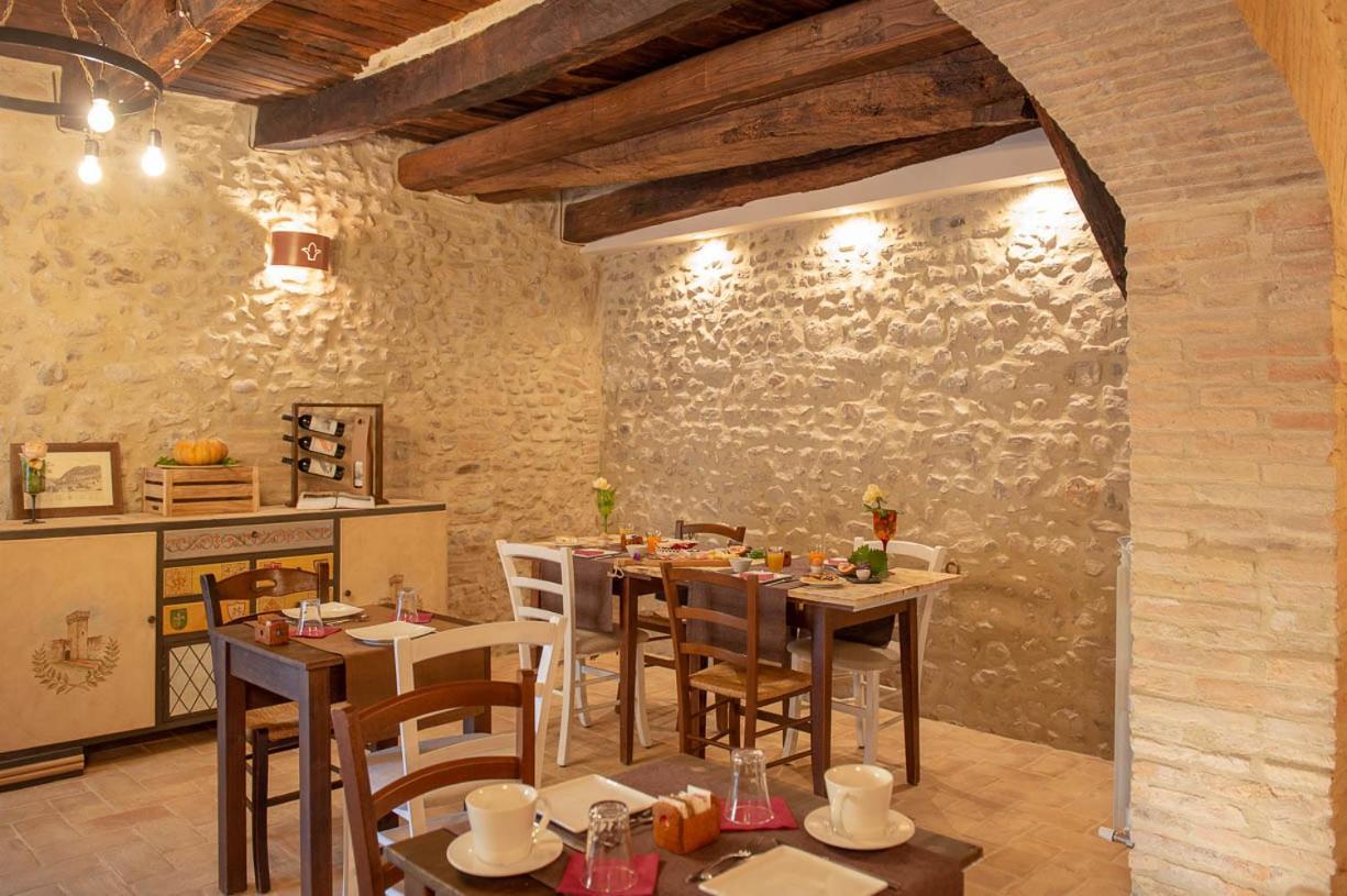 Torre Della Botonta Bed and Breakfast Castel Ritaldi Buitenkant foto