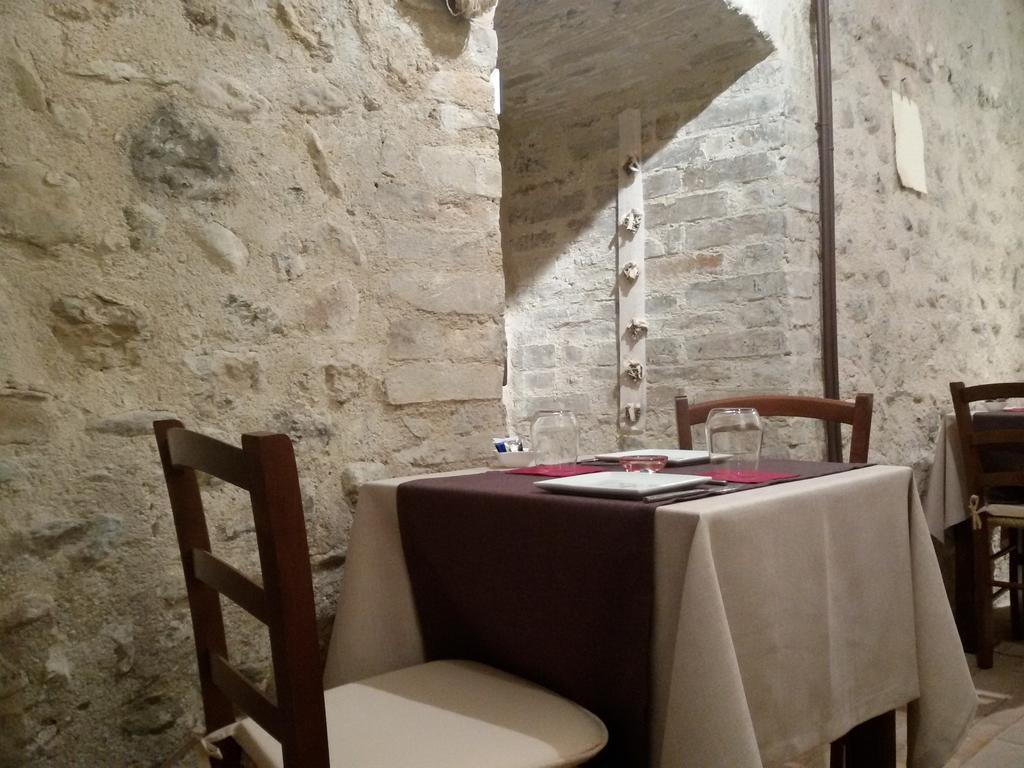 Torre Della Botonta Bed and Breakfast Castel Ritaldi Buitenkant foto