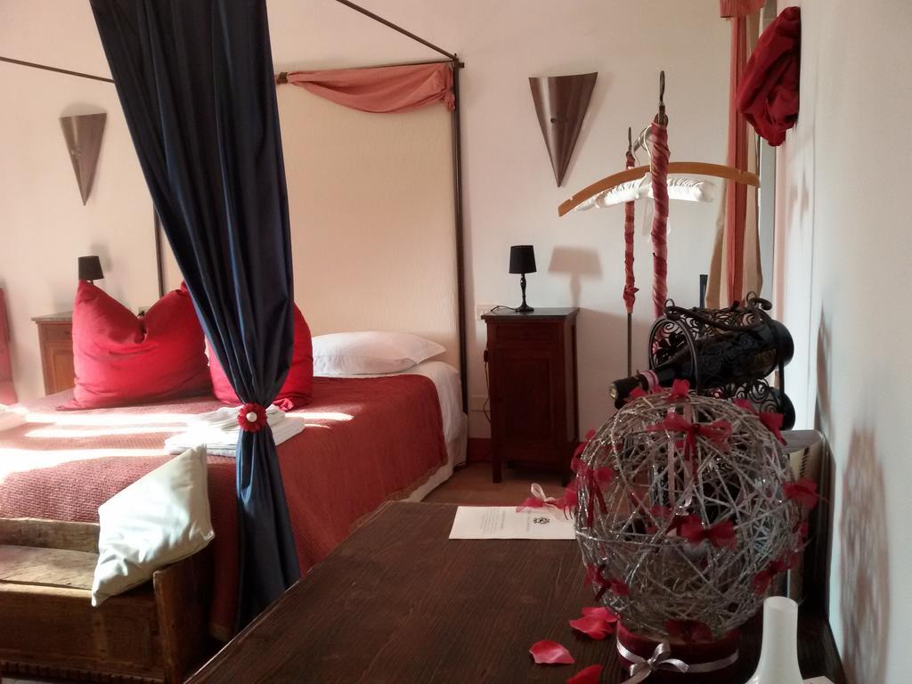 Torre Della Botonta Bed and Breakfast Castel Ritaldi Kamer foto