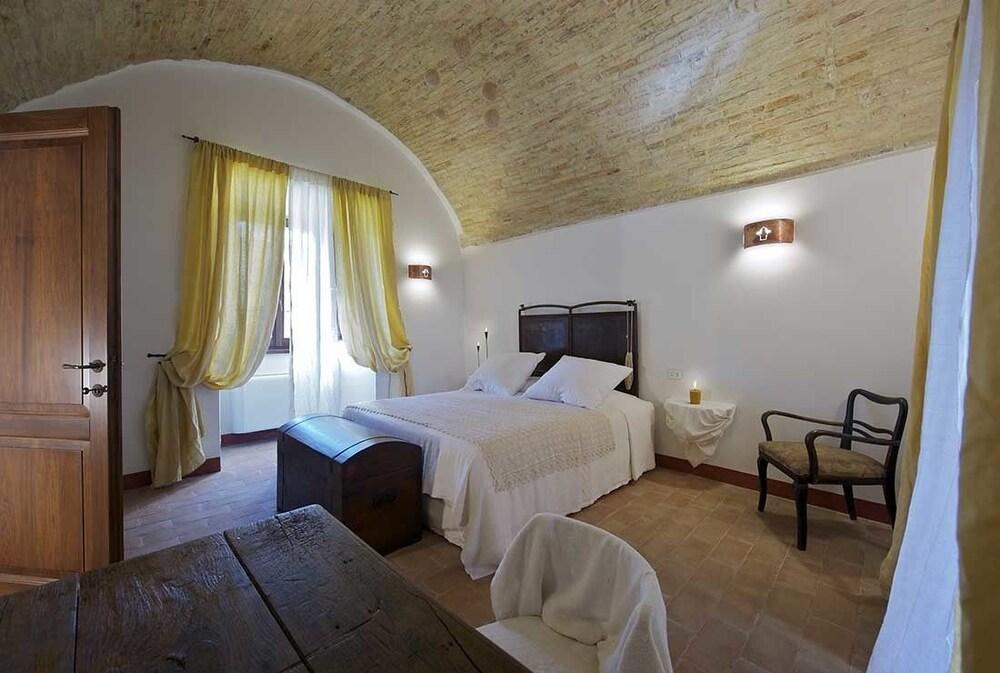 Torre Della Botonta Bed and Breakfast Castel Ritaldi Buitenkant foto