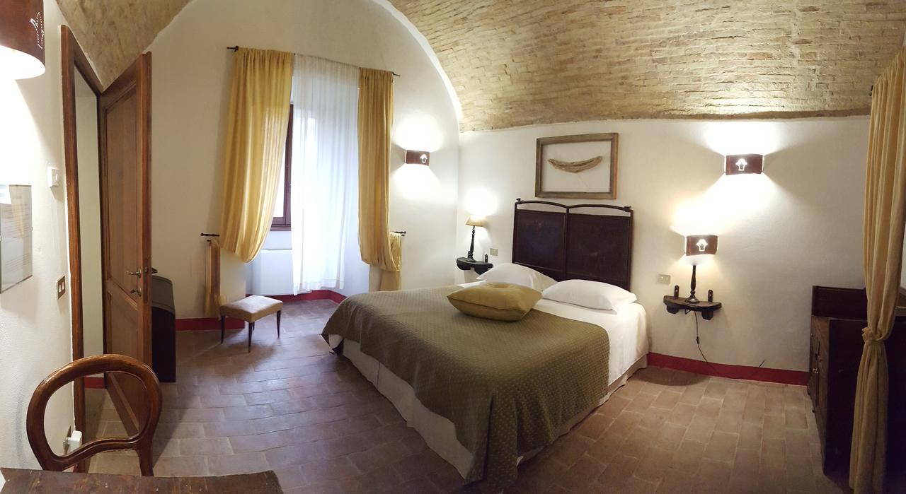 Torre Della Botonta Bed and Breakfast Castel Ritaldi Buitenkant foto