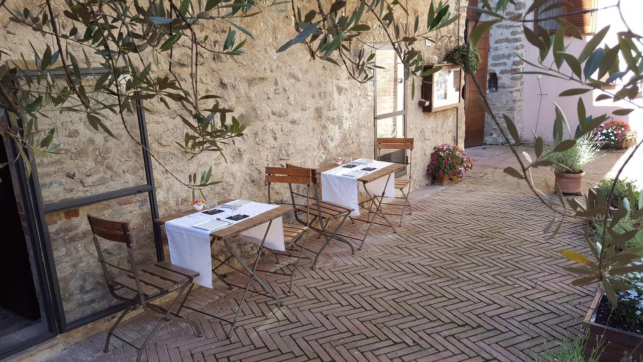 Torre Della Botonta Bed and Breakfast Castel Ritaldi Buitenkant foto
